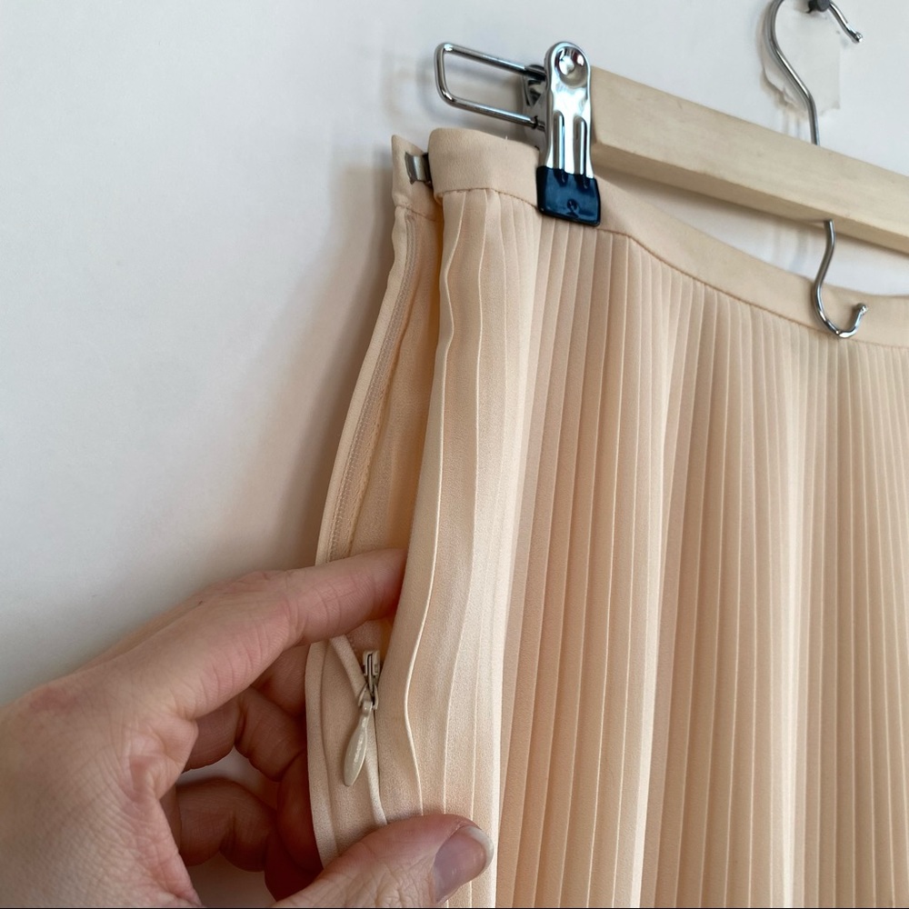 & other stories Blush Pink Pleated Side Slit Midi Skirt - Picture 4 of 8